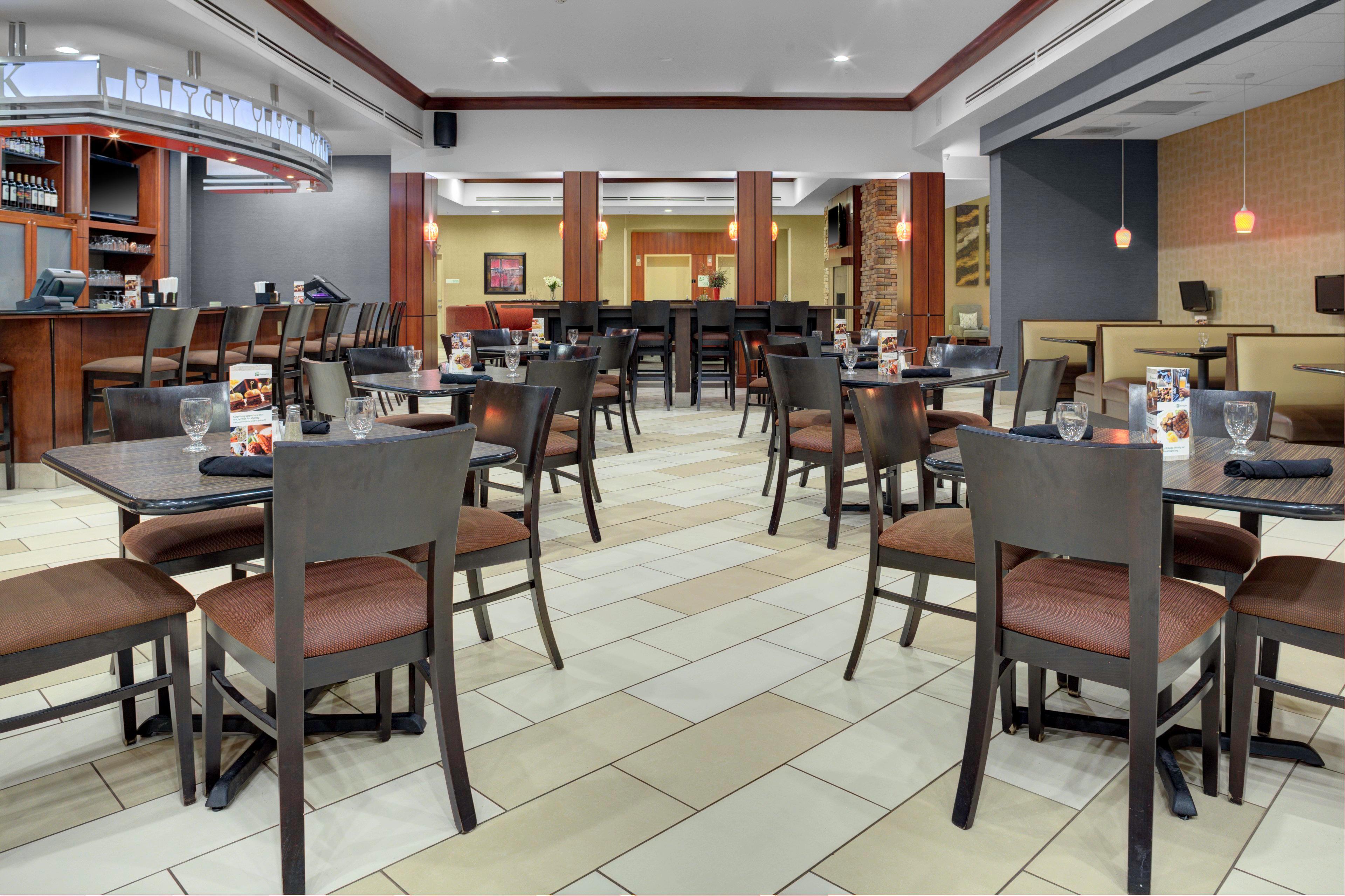 Holiday Inn Hotel & Suites Lima By Ihg Exterior photo